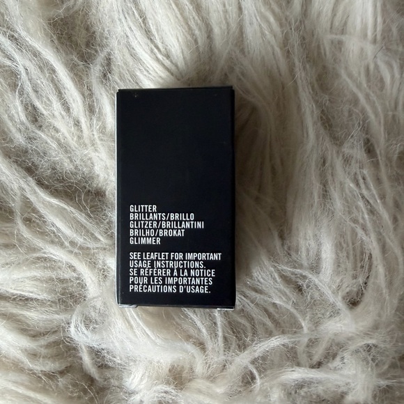 MAC Cosmetics Glitter in Shimmering Bronze - Picture 3 of 5